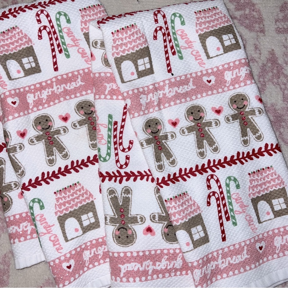 Cupcakes & Cashmere Hand Towels (2)